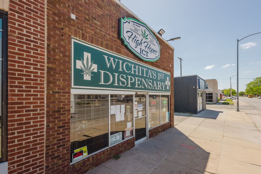 More Photos Of 1115 W Douglas Ave, Wichita Storefront For Sale