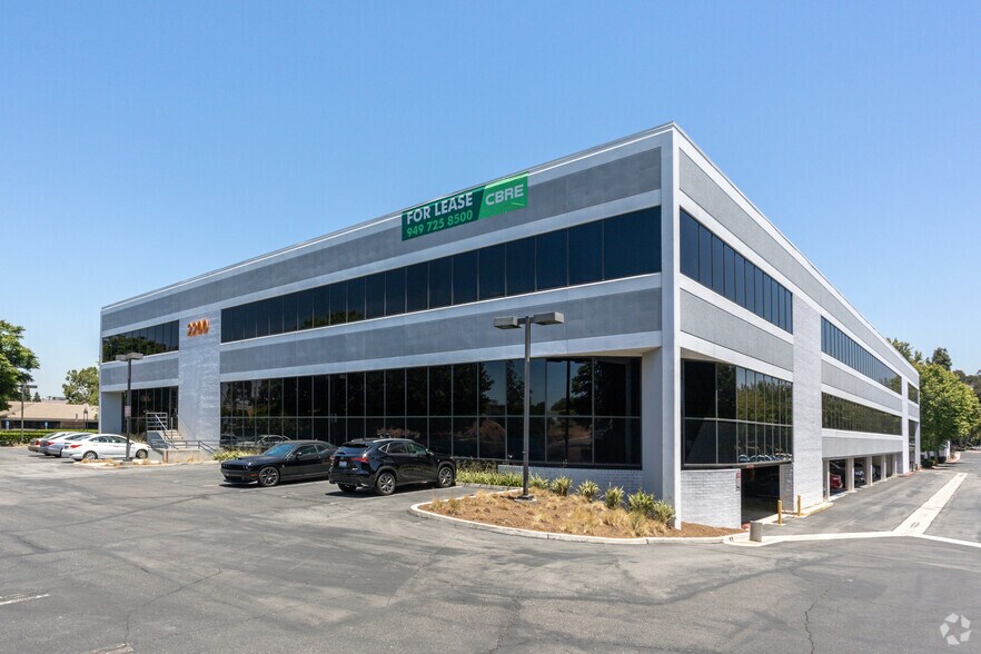 More Photos Of 2100 W Orangewood Ave, Orange Unknown For Lease