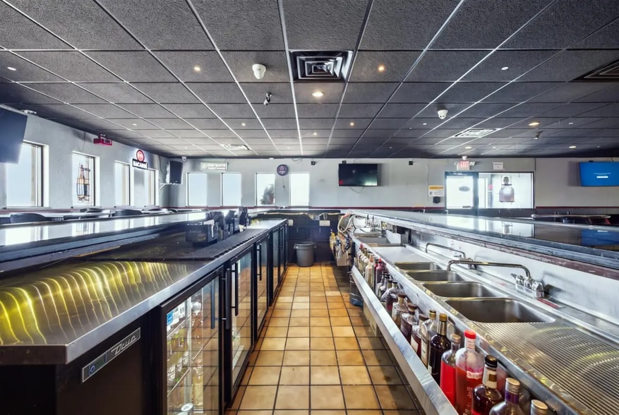 More Photos Of 8775 N 107th St, Milwaukee Restaurant For Sale