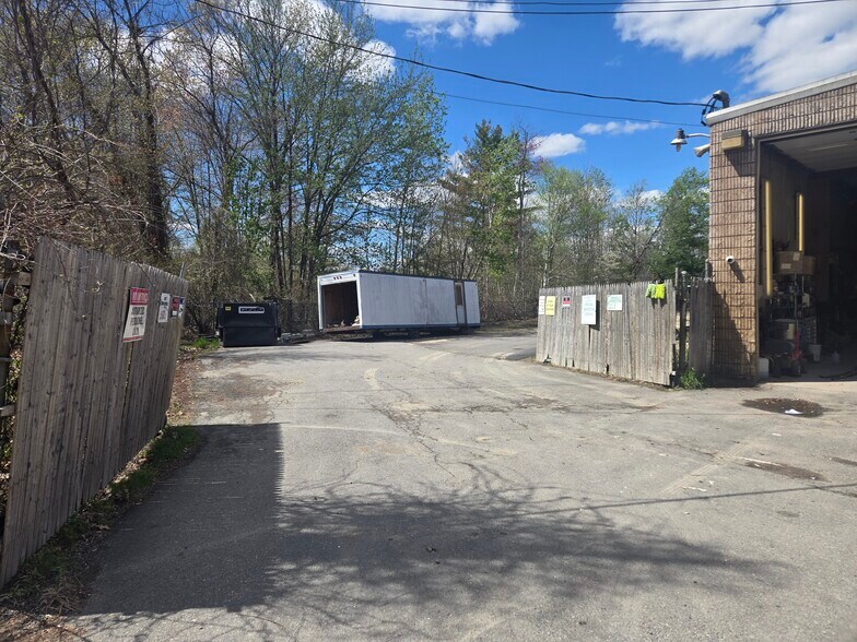 More Photos Of 272 Sheffield Rd, Manchester Auto Repair For Lease