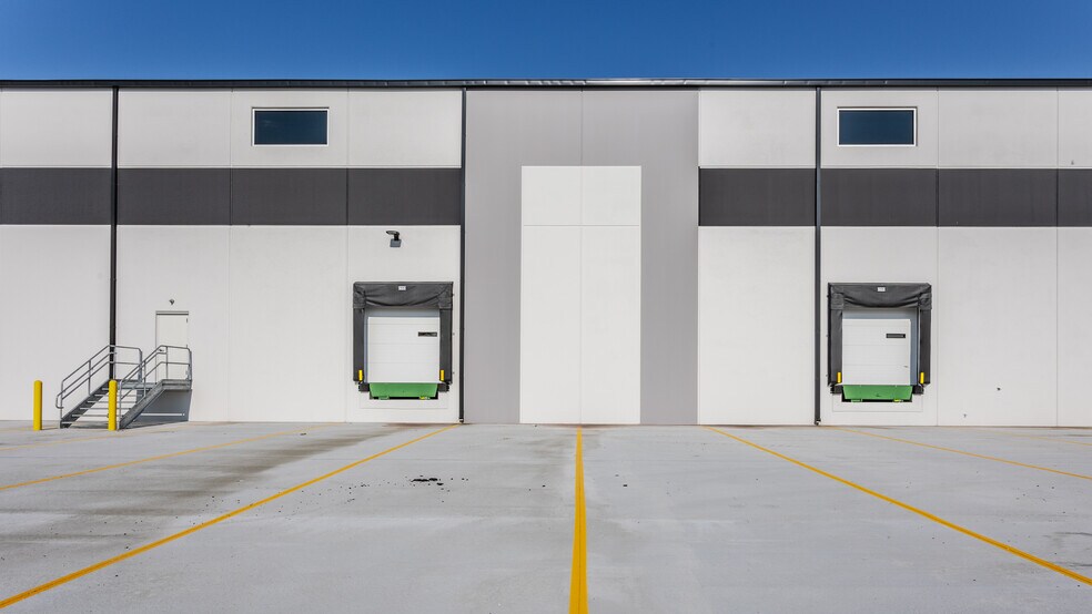 More Photos Of 703 N Graham Rd, Greenwood Distribution For Lease