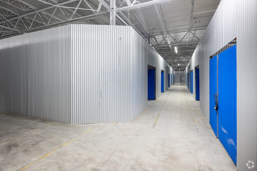 More Photos Of 724 Caledonia Rd, Toronto Warehouse For Lease