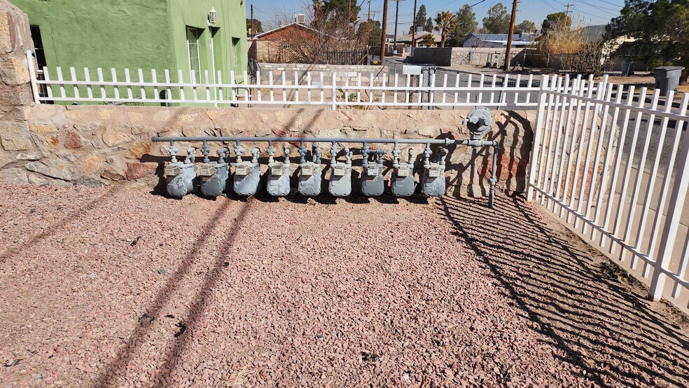 More Photos Of 216 S Schutz Dr, El Paso Apartments For Sale