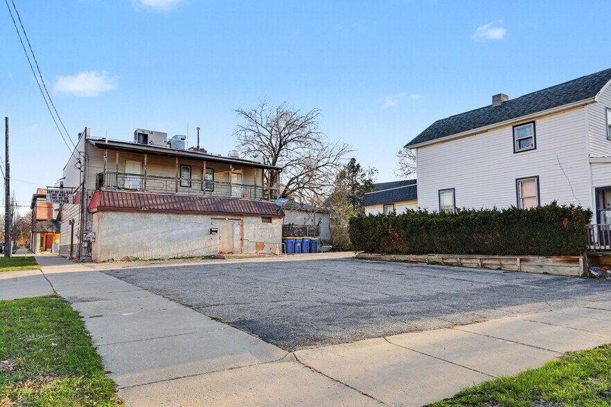 More Photos Of 760 Butterworth St SW, Grand Rapids Restaurant For Sale