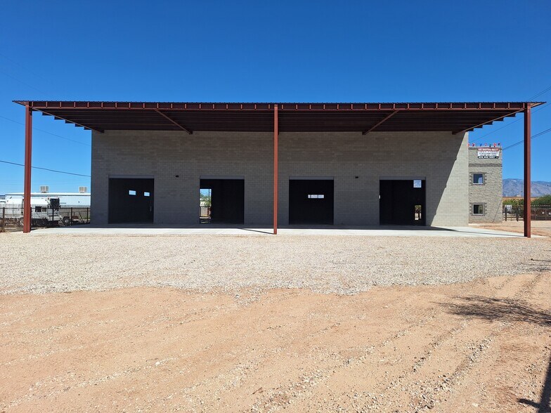 More Photos Of 1560 E 17th St, Tucson Warehouse For Lease