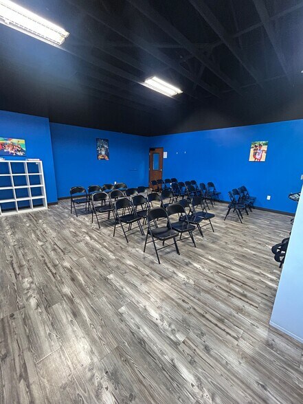 More Photos Of 2401 S A W Grimes Blvd, Round Rock Freestanding For Sale