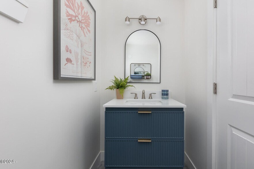 More Photos Of 3929 NW Jetty Ave, Lincoln City Apartments For Sale