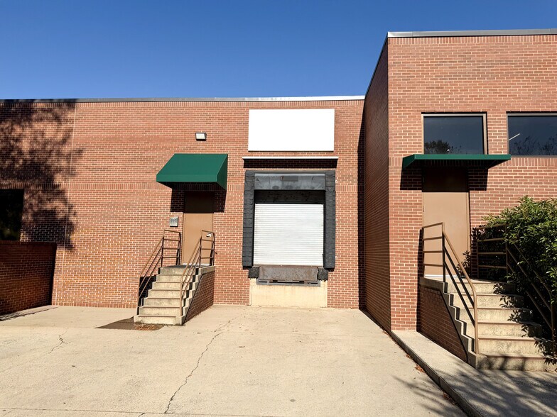 More Photos Of 3480 Lakemont Blvd, Fort Mill Light Distribution For Sale