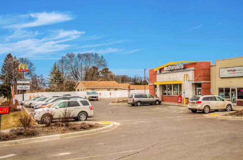 More Photos Of 2000 17th Ave, Bloomer Storefront Retail Office For Lease