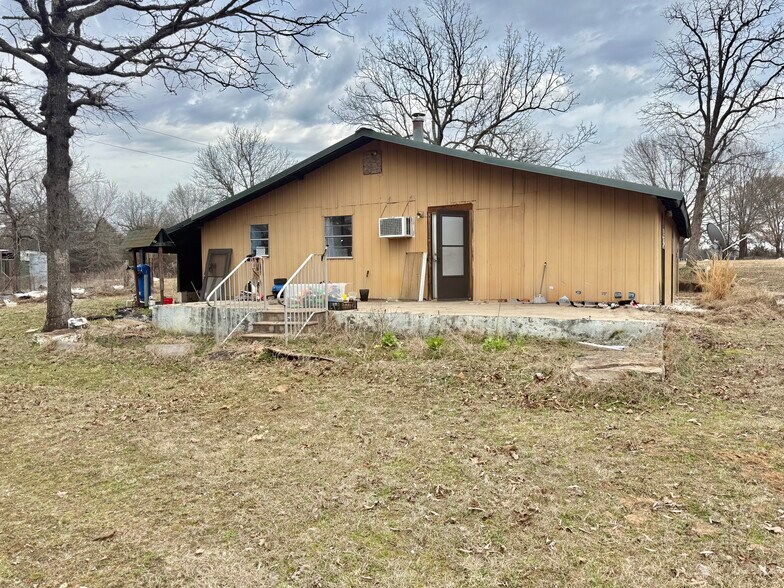 More Photos Of 18870 County Line Rd, Keota Manufacturing For Sale