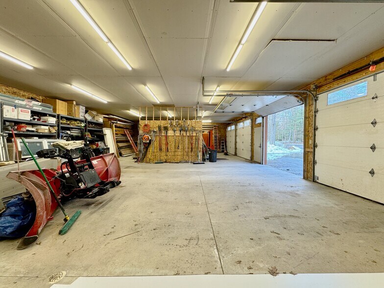 More Photos Of 424 PA-390, Tafton Flex For Sale