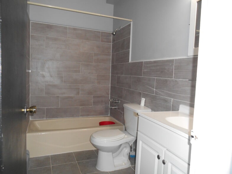 More Photos Of 358 Grove St, Jersey City Storefront Retail Residential For Lease