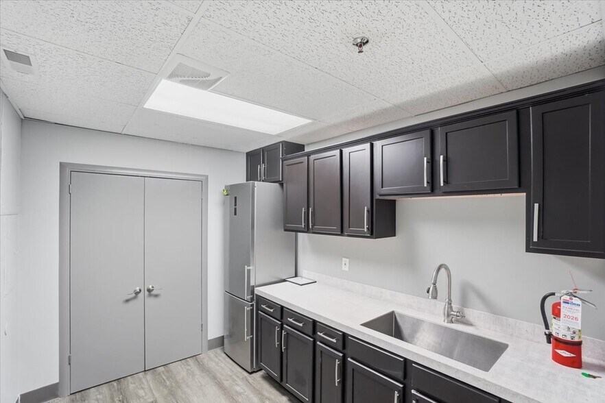 More Photos Of 175 E Broadway Ave, Westerville Office For Lease
