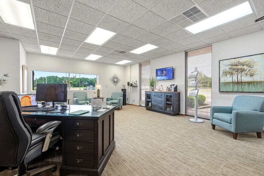 More Photos Of 1840 Post Rd, Plover Storefront Retail Office For Sale