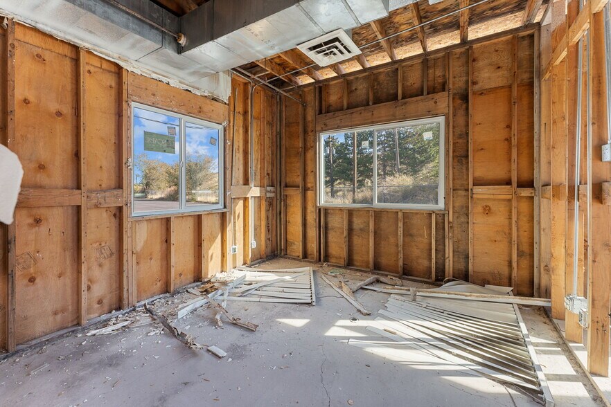 More Photos Of 1342 W Industrial Rd, Cedar City Warehouse For Lease