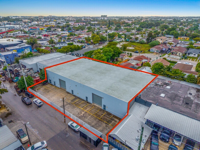 More Photos Of 3061 NW 24th St, Miami Warehouse For Lease