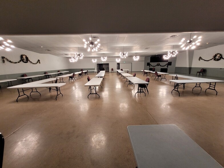 More Photos Of 615 E 3rd St, Kimball Restaurant For Sale