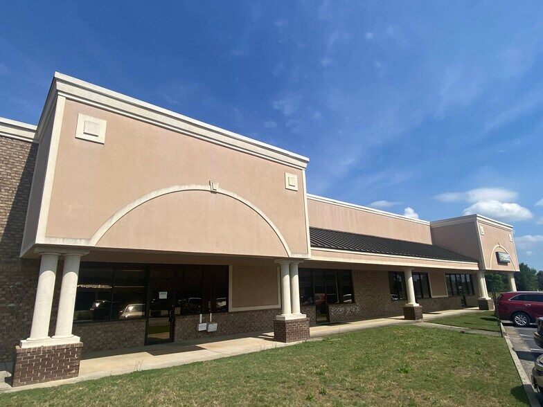More Photos Of 225 Smithville Church Rd, Warner Robins Storefront For Sale
