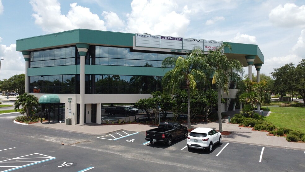 More Photos Of 5240 NE Babcock St, Palm Bay Office For Sale