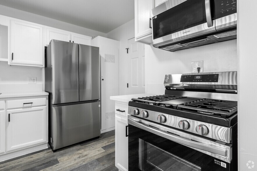 More Photos Of 205 S McCoy Rd, Orange Apartments For Sale