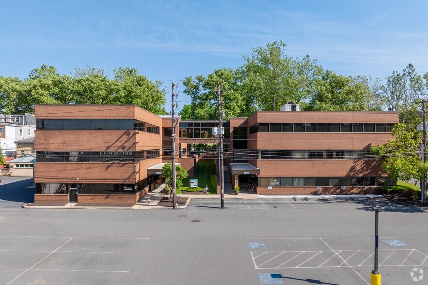 More Photos Of 1235 Penn Ave, Wyomissing Medical For Lease