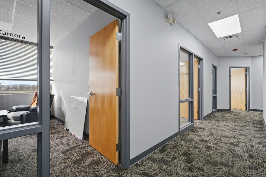 More Photos Of 2920 George Washington Way, Richland Office For Sale
