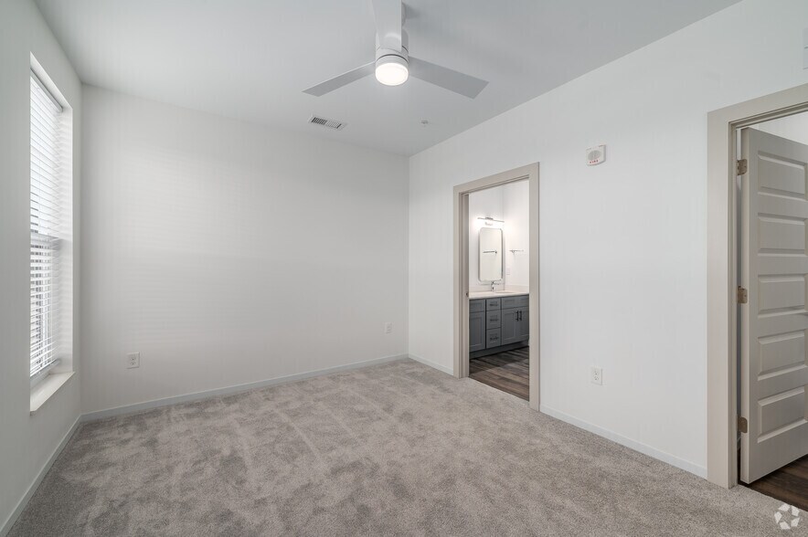 More Photos Of 2223 Lee Rd, Cleveland Apartments For Lease