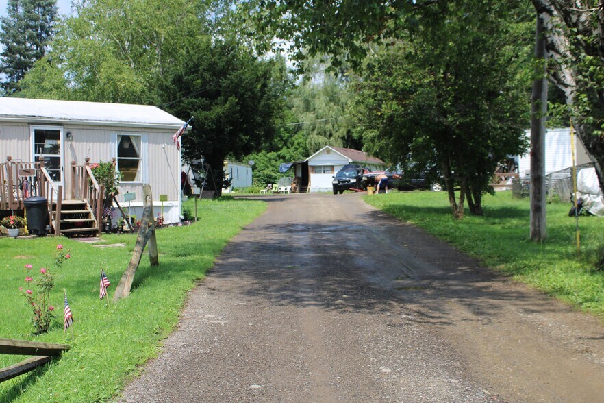 More Photos Of 27 Main St, Sinclairville Manufactured Housing Mobile Home Park For Sale