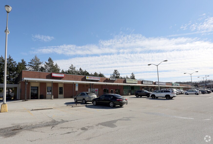 More Photos Of 1001-1081 Haines Rd, York Bank For Lease