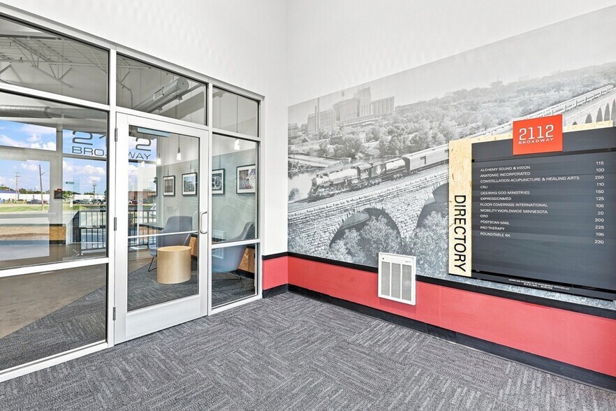 More Photos Of 2112 Broadway St NE, Minneapolis Showroom For Lease