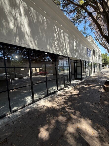 More Photos Of 3461 W 8th St, Los Angeles Showroom For Lease