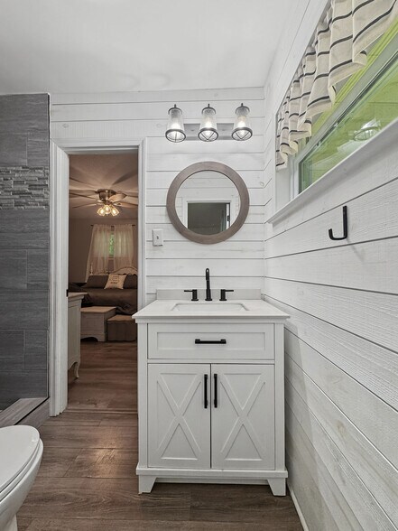 More Photos Of 5602 Highway 69 N, Northport Flex For Sale