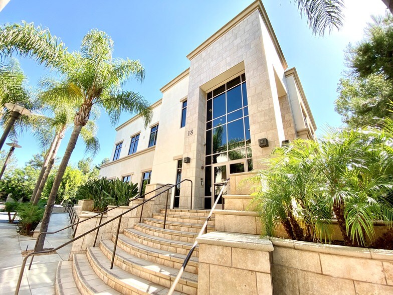 More Photos Of 18 Truman, Irvine Office For Lease
