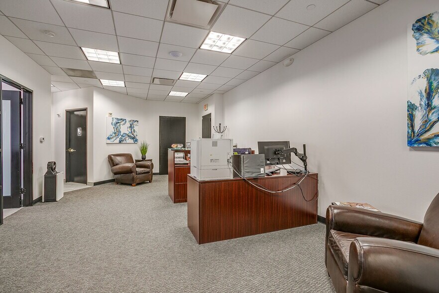 More Photos Of 85 Village Ln, Colleyville Office For Sale