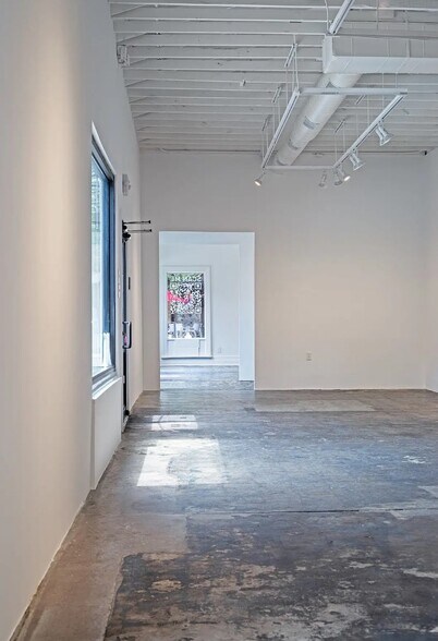 More Photos Of 217 Fairview Ave, Houston Freestanding For Lease