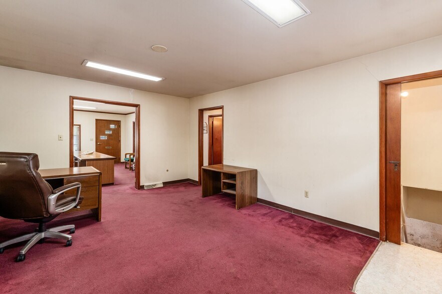 More Photos Of 109 Hill Rd N, Pickerington Office For Sale
