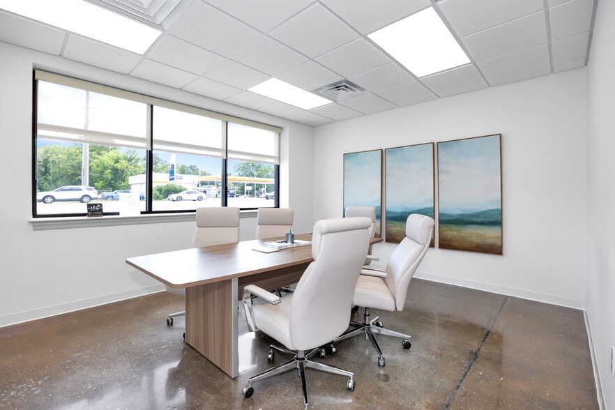 More Photos Of 3300-3306 Governors Dr SW, Huntsville Freestanding For Lease