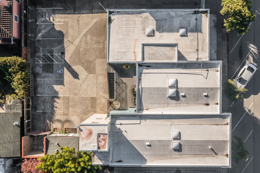 More Photos Of 637 Main St, Half Moon Bay Office For Sale