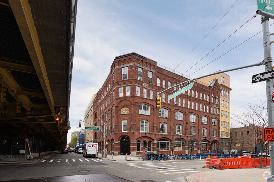 More Photos Of 255-275 Park Ave, Brooklyn Apartments For Lease