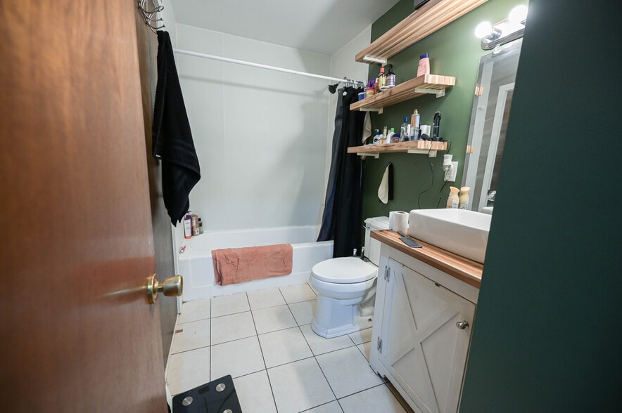 More Photos Of 704 Utica St, Oriskany Specialty For Sale