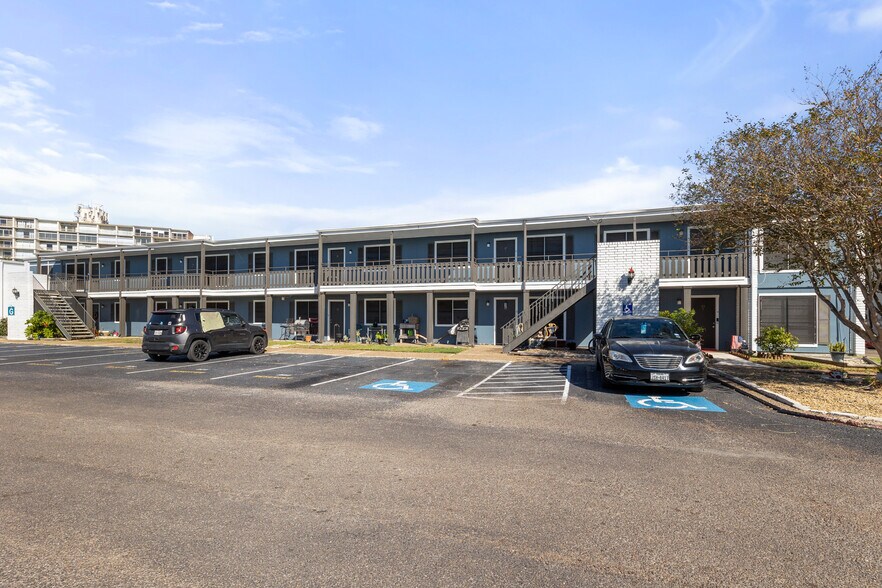 More Photos Of 4645 Ocean Dr, Corpus Christi Apartments For Sale