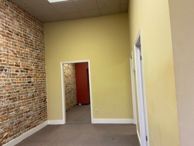 More Photos Of 1000 Broadway, Columbus Apartments For Lease