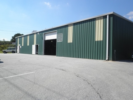 Primary Photo Of 444 W Warehouse Ct, Taylors Warehouse For Sale