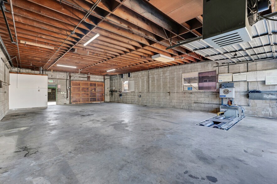 More Photos Of 11606 Inglewood Ave, Hawthorne Auto Repair For Lease
