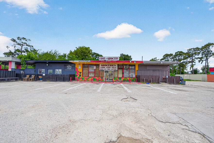 More Photos Of 11311 Homestead Rd, Houston Storefront For Sale