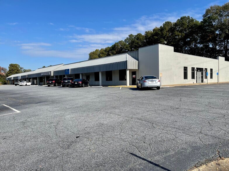 Primary Photo Of 3744 Woodruff Rd, Columbus Medical For Lease