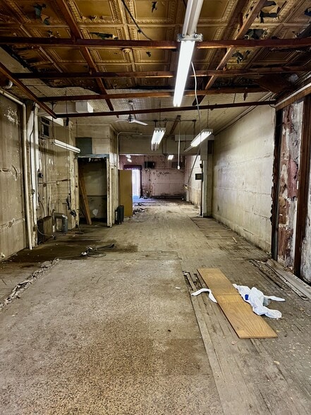 More Photos Of 13809 Jamaica Ave, Jamaica General Retail For Lease