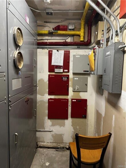 More Photos Of 200 Wall St, Chico Bar For Sale