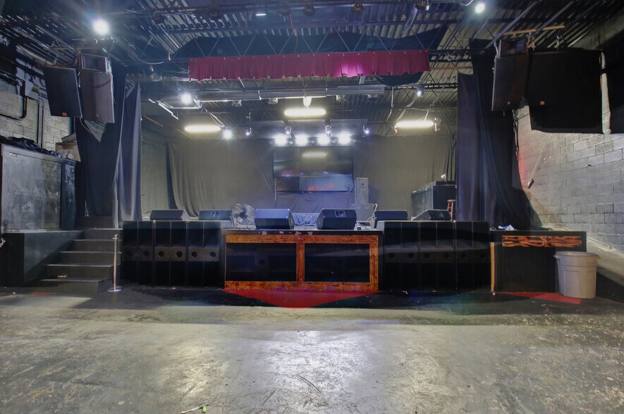 More Photos Of 7716 N Main St, Jonesboro Freestanding For Sale