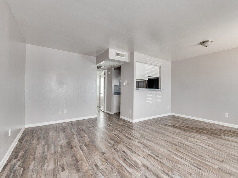 More Photos Of 2718 Sherman St, Grand Prairie Apartments For Sale